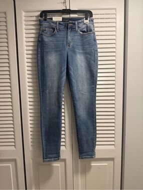 Judy Blue Los Angeles Light Wash Slim Fit Skinny Jeans NWT